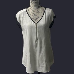Express Half Zip Satin V-Neck Short Cuff Sleeve Gramercy Tee in White